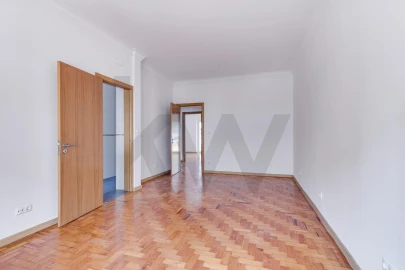 Apartamento T2 para Arrendamento em Benfica