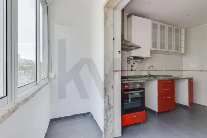 Apartamento T2 para Arrendamento em Benfica