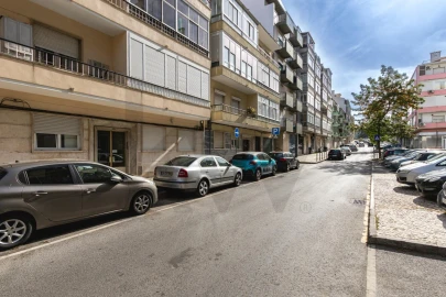 Apartamento T2 para Arrendamento em Benfica