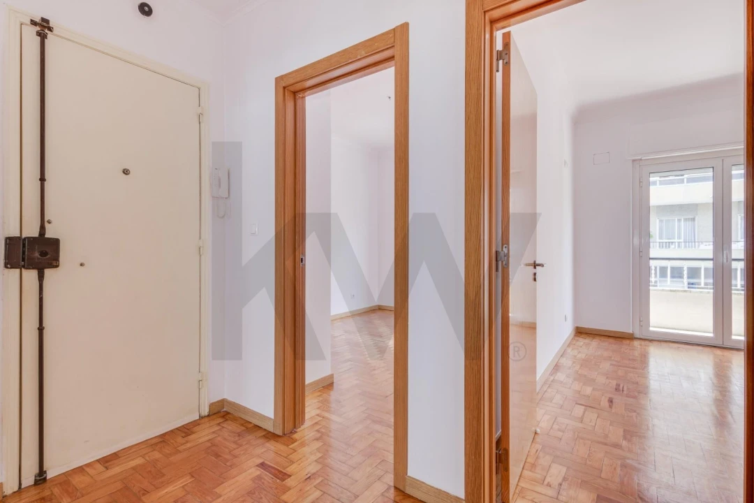 Apartamento T2 para Arrendamento em Benfica Foto 1