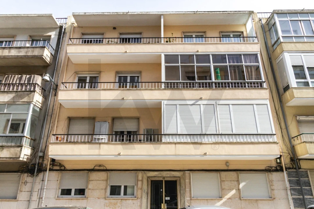 Apartamento T2 para Arrendamento em Benfica Foto 23