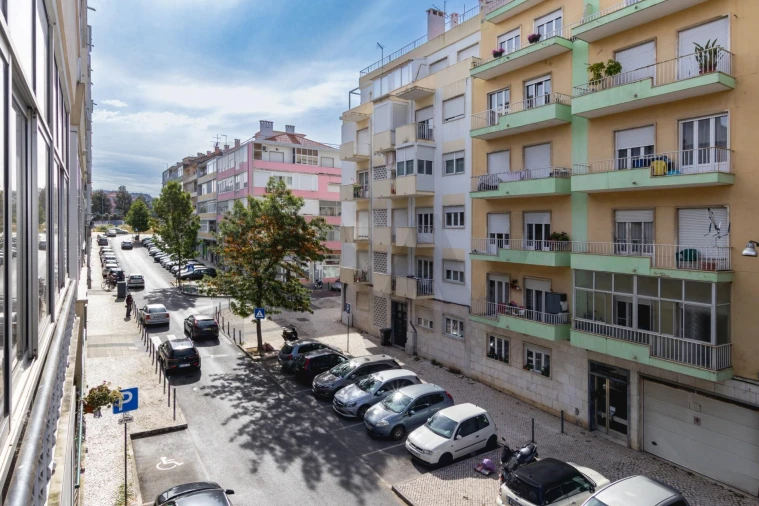 Apartamento T2 para Arrendamento em Benfica Foto 8