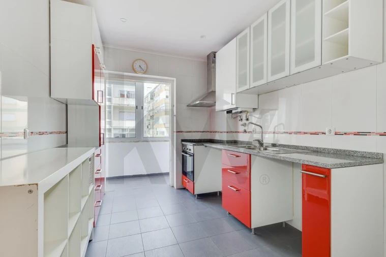 Apartamento T2 para Arrendamento em Benfica Foto 17