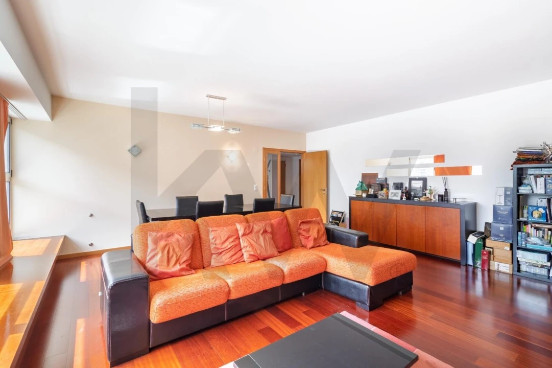 Apartamento T3 para Arrendamento em Lumiar Foto 2
