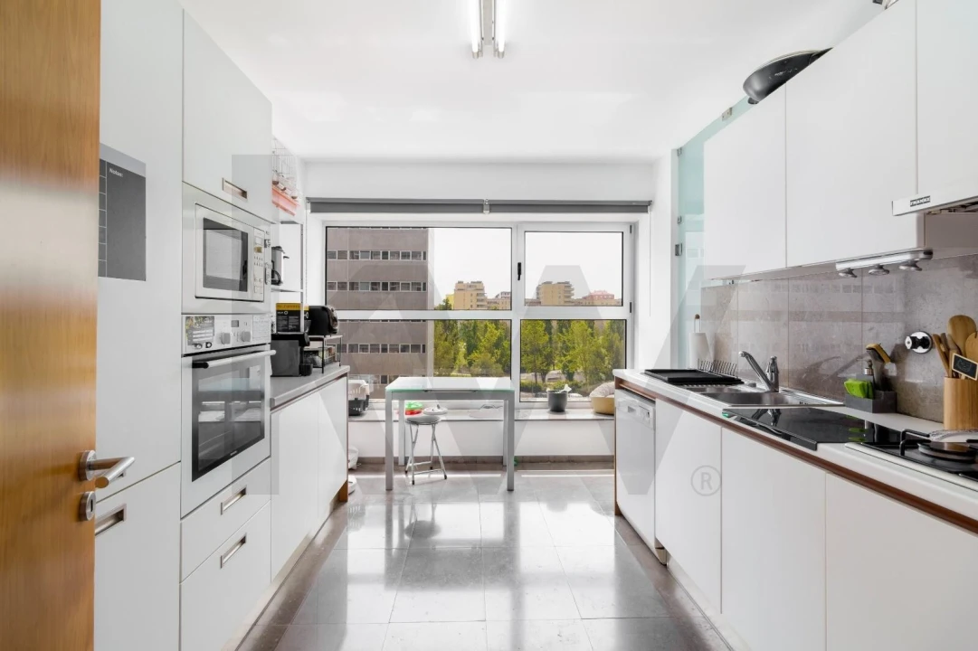 Apartamento T3 para Arrendamento em Lumiar Foto 3