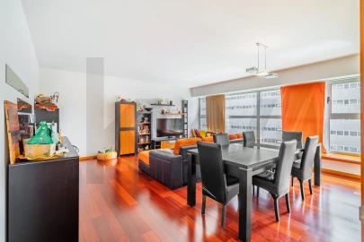 Apartamento T3 para Arrendamento em Lumiar