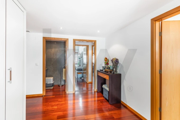 Apartamento T3 para Arrendamento em Lumiar Foto 6