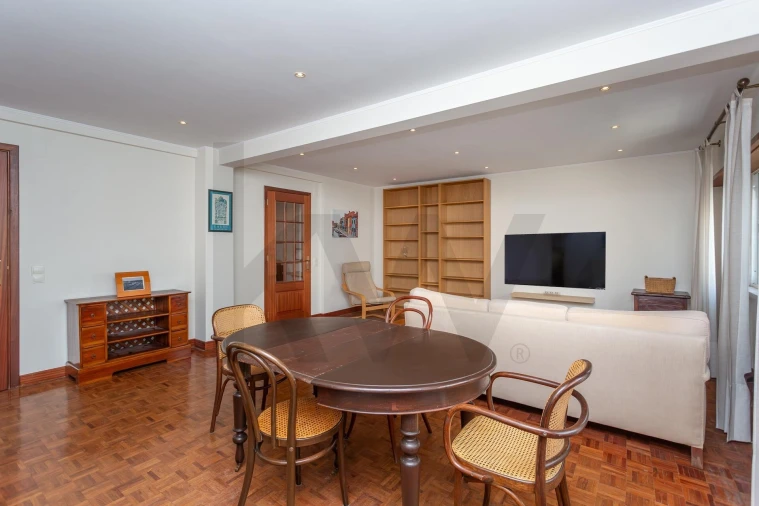 Apartamento T4 para Arrendamento em Moscavide e Portela Foto 5