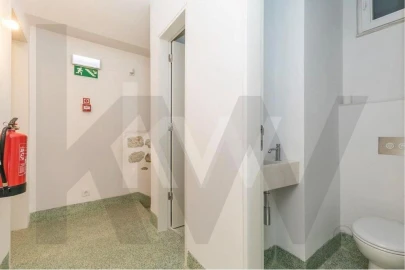 Loja para Arrendamento em Santa Maria Maior