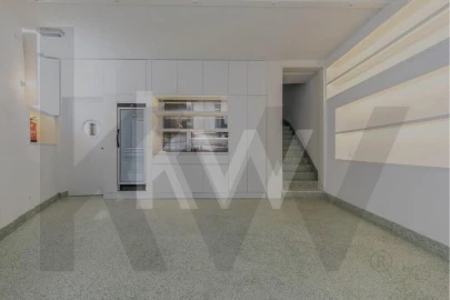 Loja para Arrendamento em Santa Maria Maior