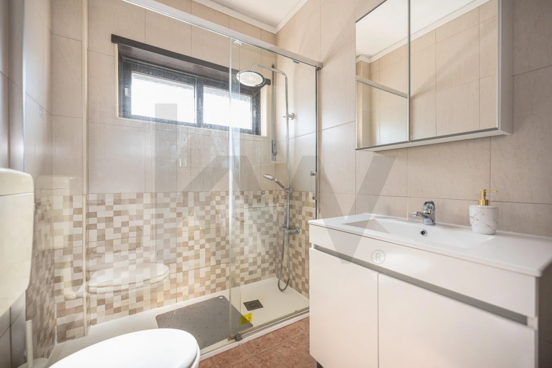Apartamento T2 para Venda em Rio Tinto Foto 6
