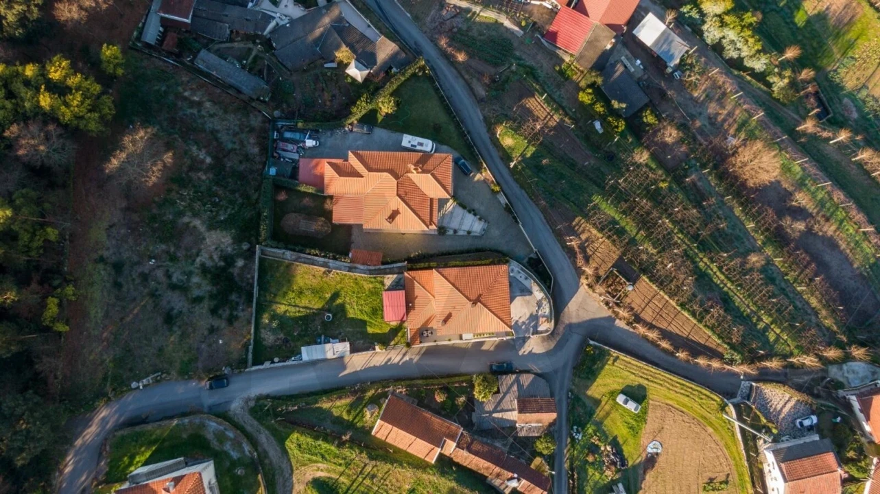 Moradia T4 para Venda em Atães e Rendufe Foto 3