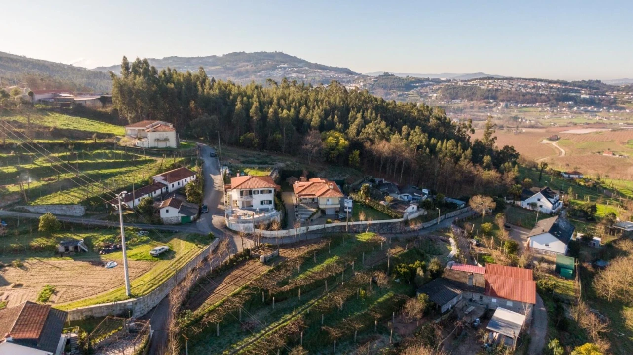 Moradia T4 para Venda em Atães e Rendufe Foto 1