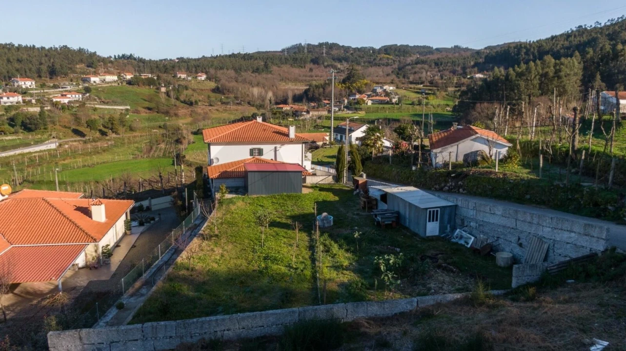 Moradia T4 para Venda em Atães e Rendufe Foto 8