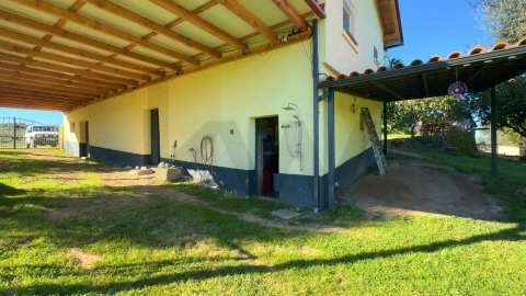 Quinta T9 para Venda em Vale de Prazeres e Mata da Rainha