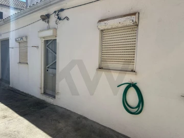 Armazém para Venda em A dos Cunhados e Maceira