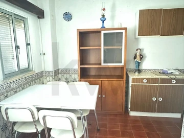 Armazém para Venda em A dos Cunhados e Maceira