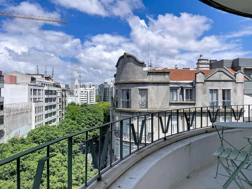 Apartamento T1 para Arrendamento em Avenidas Novas Foto 1