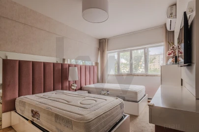 Apartamento T3 para Venda em Massamá e Monte Abraão