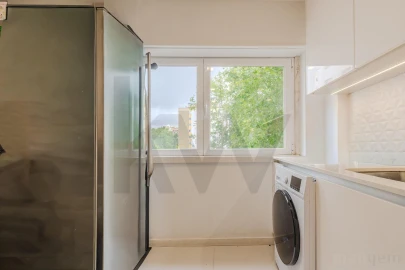Apartamento T3 para Venda em Massamá e Monte Abraão