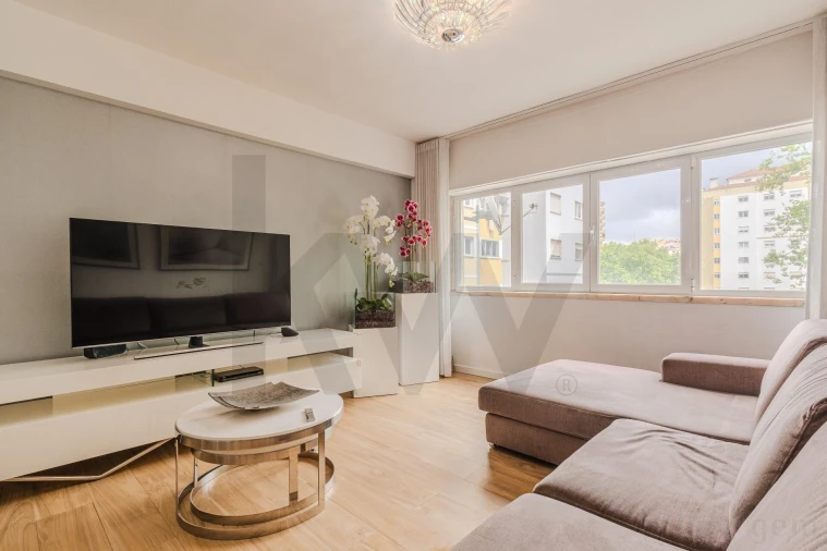 Apartamento T3 para Venda em Massamá e Monte Abraão Foto 9