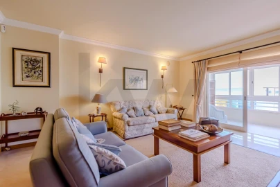 Apartamento T2 para Venda em Carcavelos e Parede