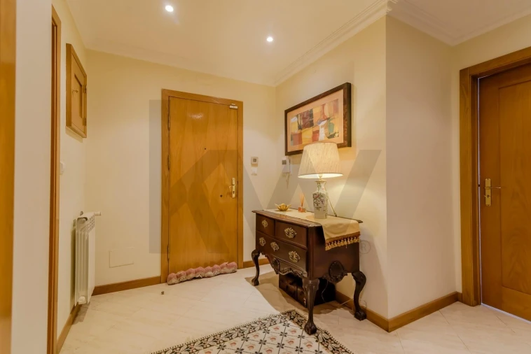Apartamento T2 para Venda em Carcavelos e Parede Foto 3