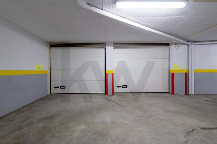 Apartamento T2 para Venda em Carcavelos e Parede Foto 21