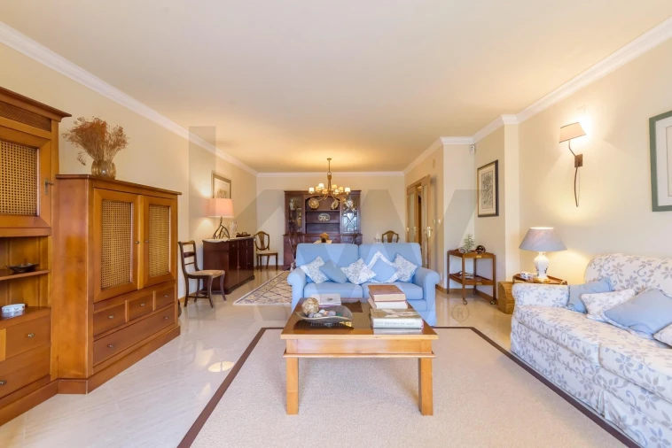 Apartamento T2 para Venda em Carcavelos e Parede Foto 7