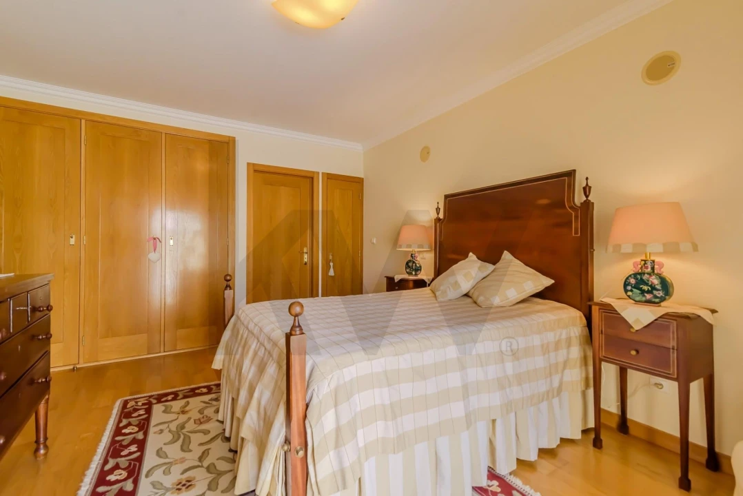 Apartamento T2 para Venda em Carcavelos e Parede Foto 17