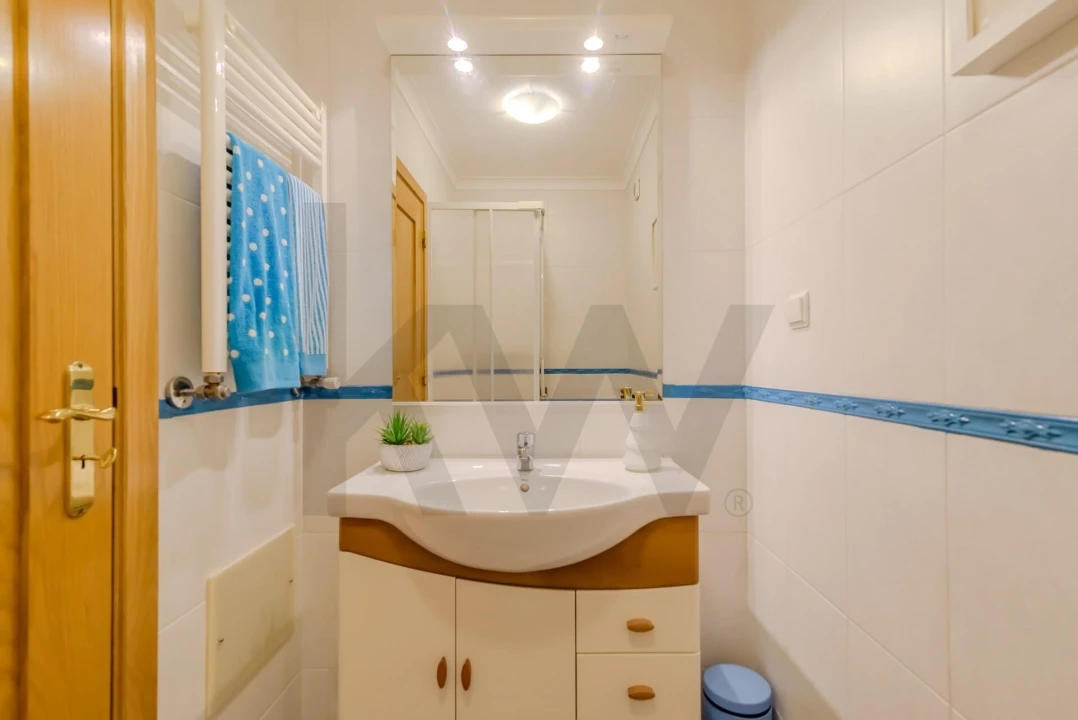 Apartamento T2 para Venda em Carcavelos e Parede Foto 15