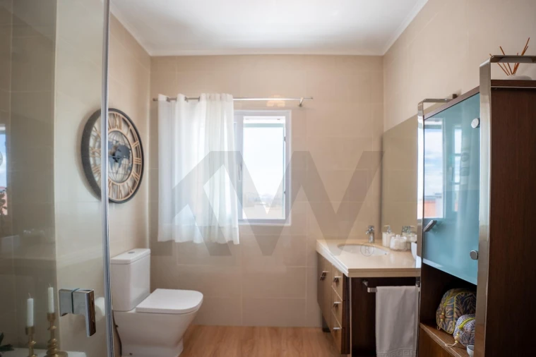 Moradia T3 para Venda em Ponta Delgada (São José) Foto 23