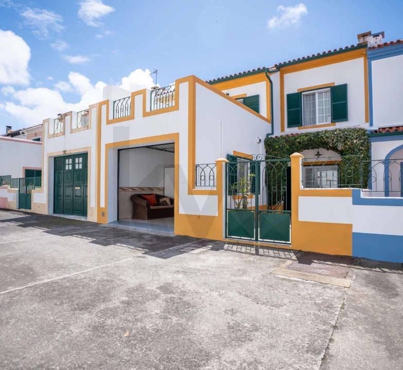 Moradia T3 para Venda em Ponta Delgada (São José) Foto 3