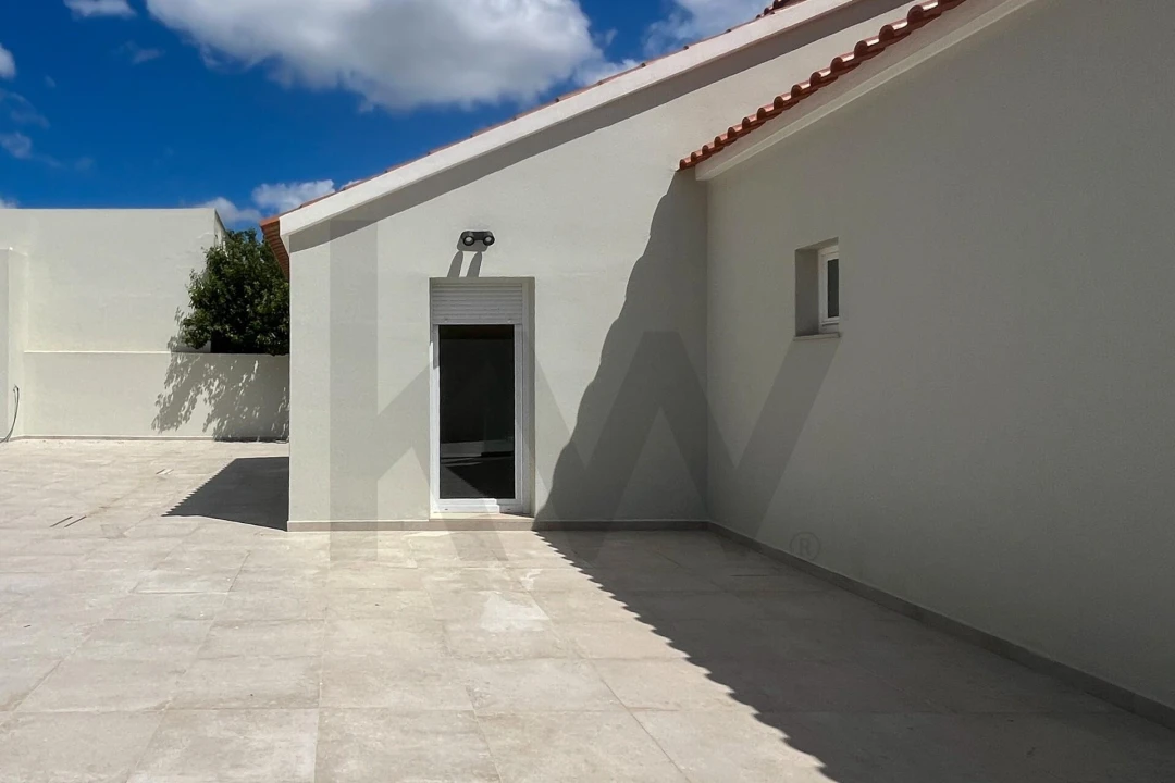 Moradia T5 para Venda em Santa Maria, São Pedro e Matacães Foto 3