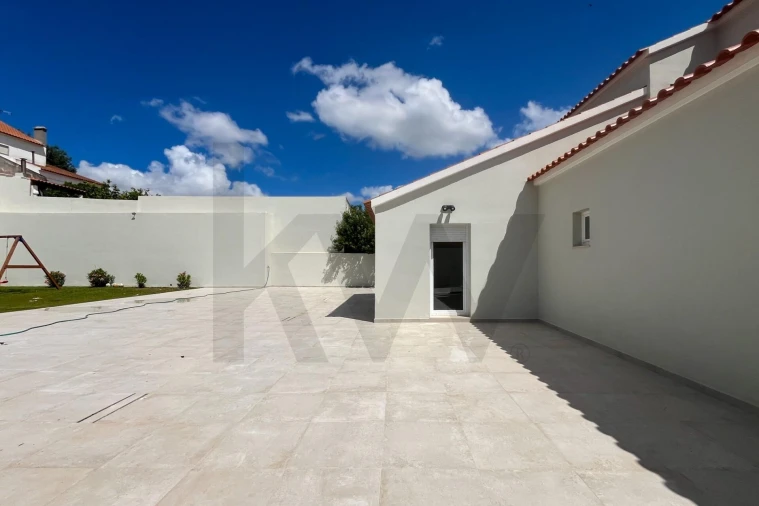 Moradia T5 para Venda em Santa Maria, São Pedro e Matacães Foto 2