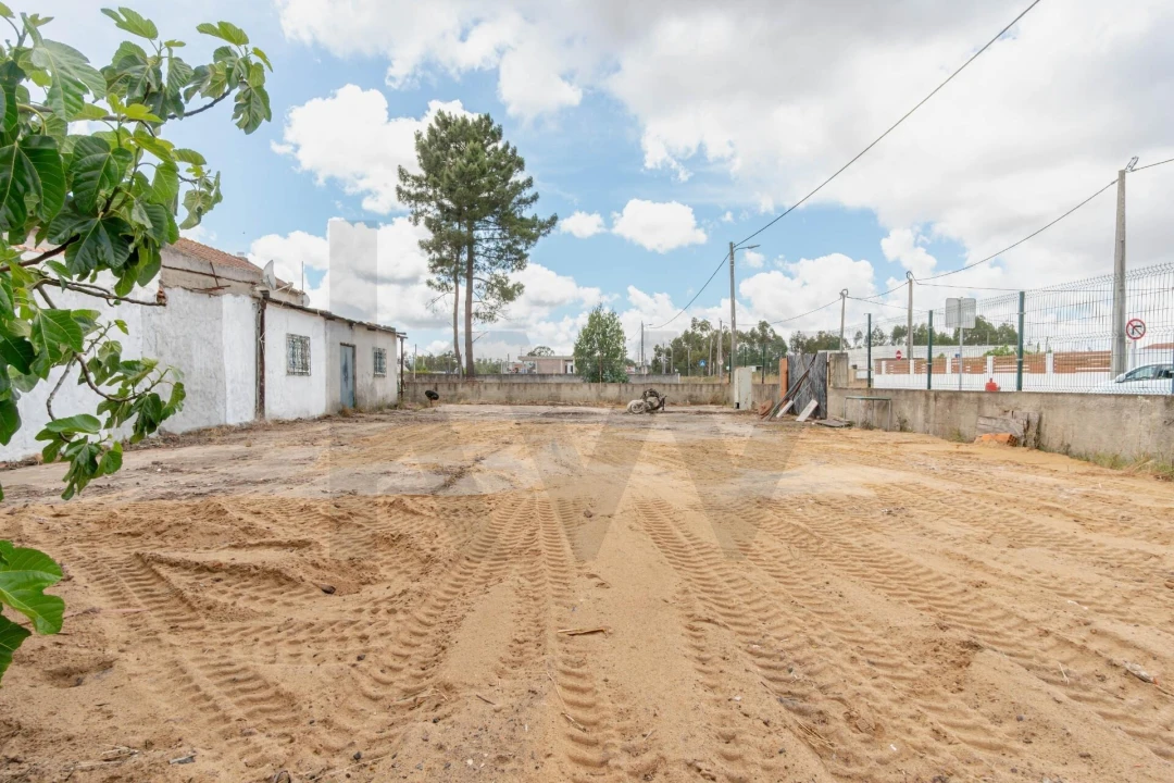 Terreno para Venda em Quinta do Anjo Foto 1