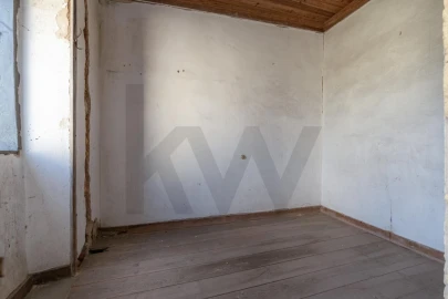 Moradia T2 para Venda em Casal Comba