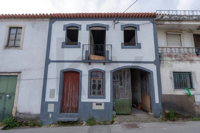 Moradia T2 para Venda em Casal Comba