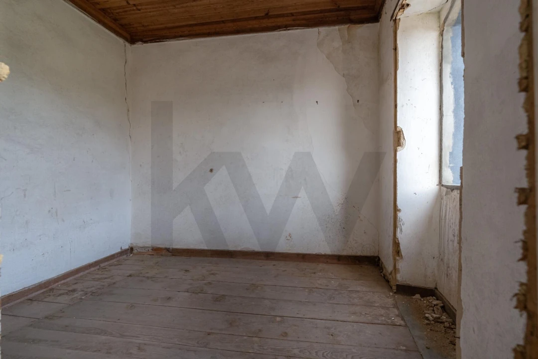 Moradia T2 para Venda em Casal Comba Foto 12