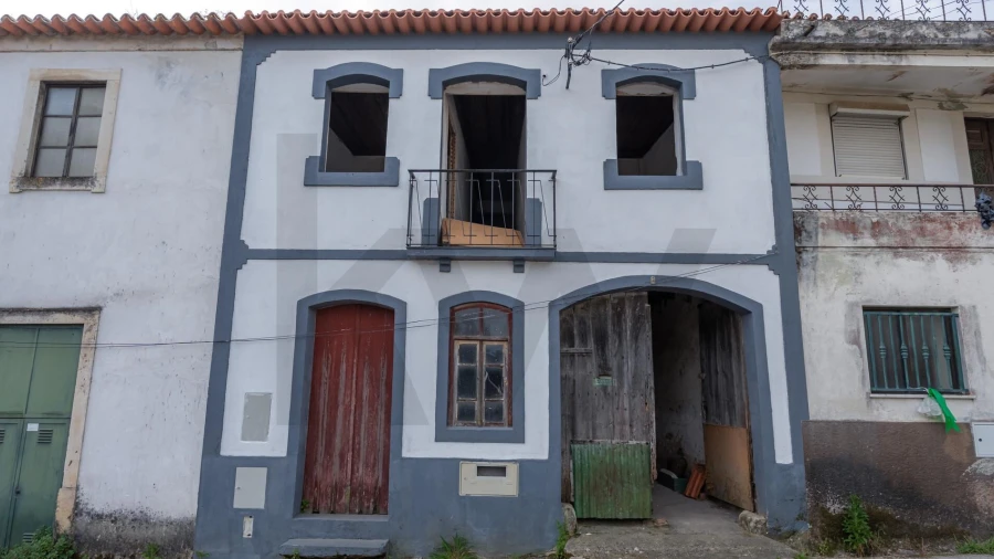 Moradia T2 para Venda em Casal Comba