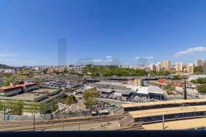 Apartamento T4 para Arrendamento em Campolide