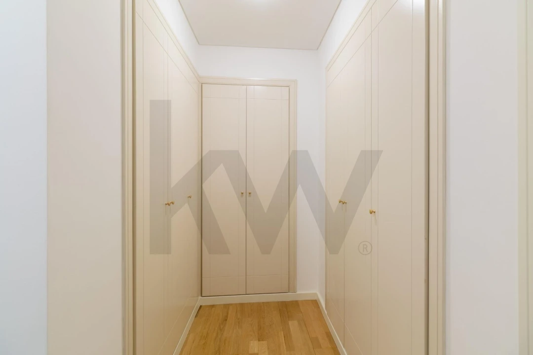 Apartamento T4 para Arrendamento em Campolide Foto 31