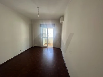 Apartamento T4 para Arrendamento em São Domingos de Benfica