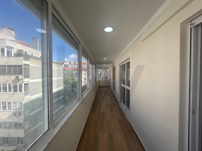 Apartamento T4 para Arrendamento em São Domingos de Benfica Foto 5