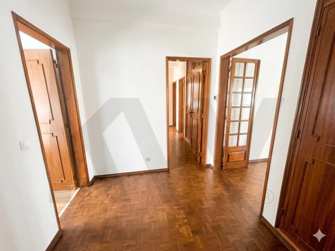Apartamento T4 para Arrendamento em São Domingos de Benfica Foto 16