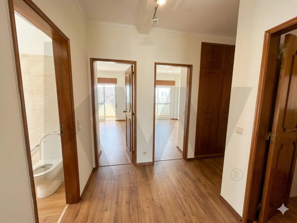 Apartamento T4 para Arrendamento em São Domingos de Benfica Foto 17
