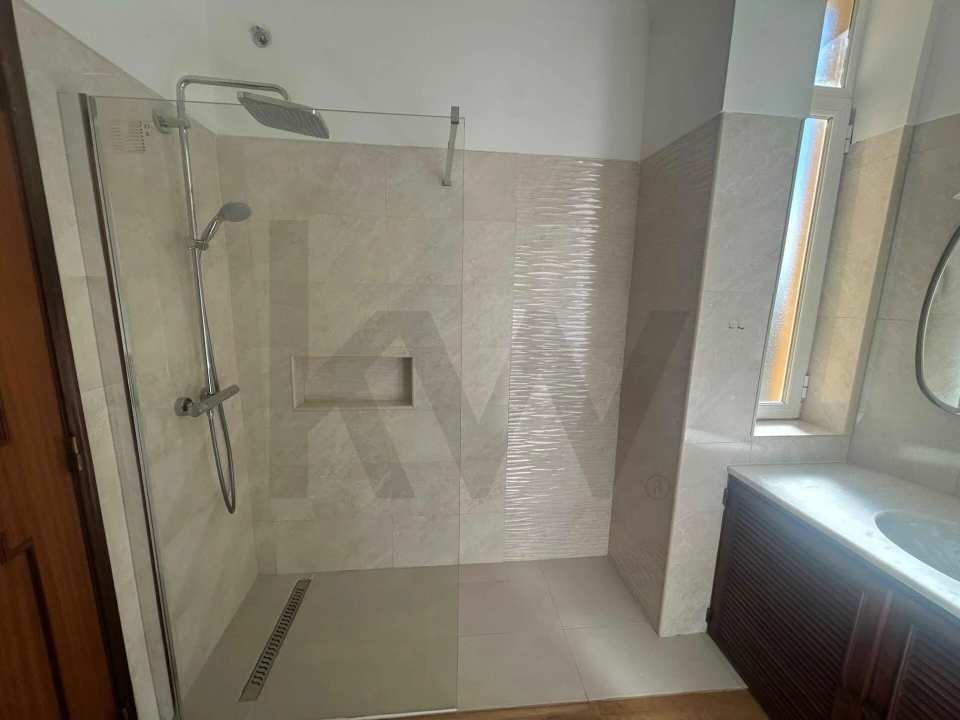 Apartamento T4 para Arrendamento em São Domingos de Benfica Foto 9