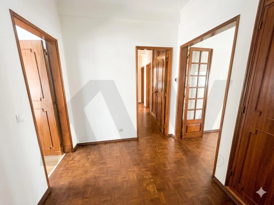 Apartamento T4 para Arrendamento em São Domingos de Benfica Foto 16