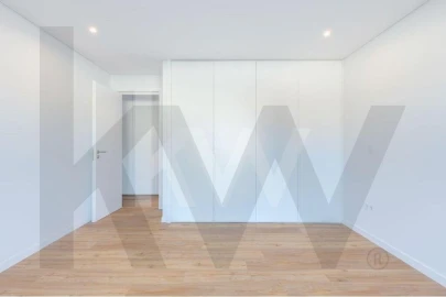 Apartamento T4 para Arrendamento em Lordelo do Ouro e Massarelos