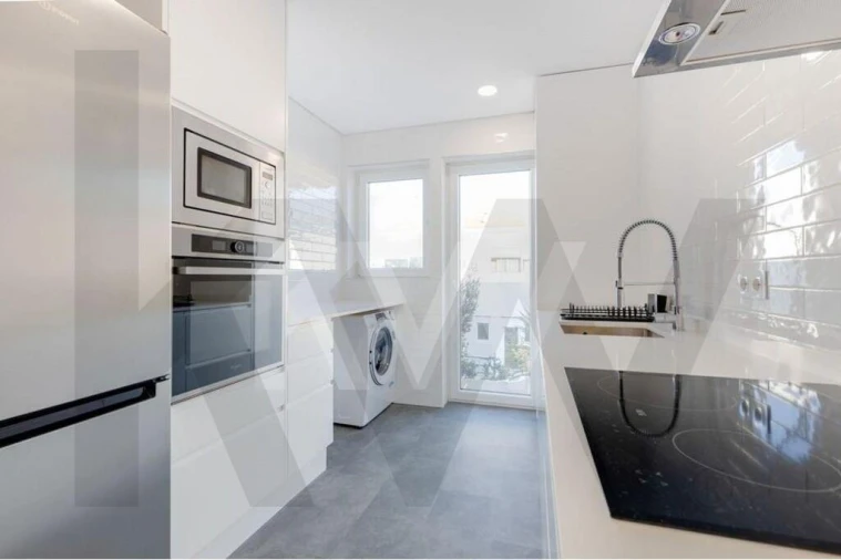 Apartamento T4 para Arrendamento em Lordelo do Ouro e Massarelos Foto 11